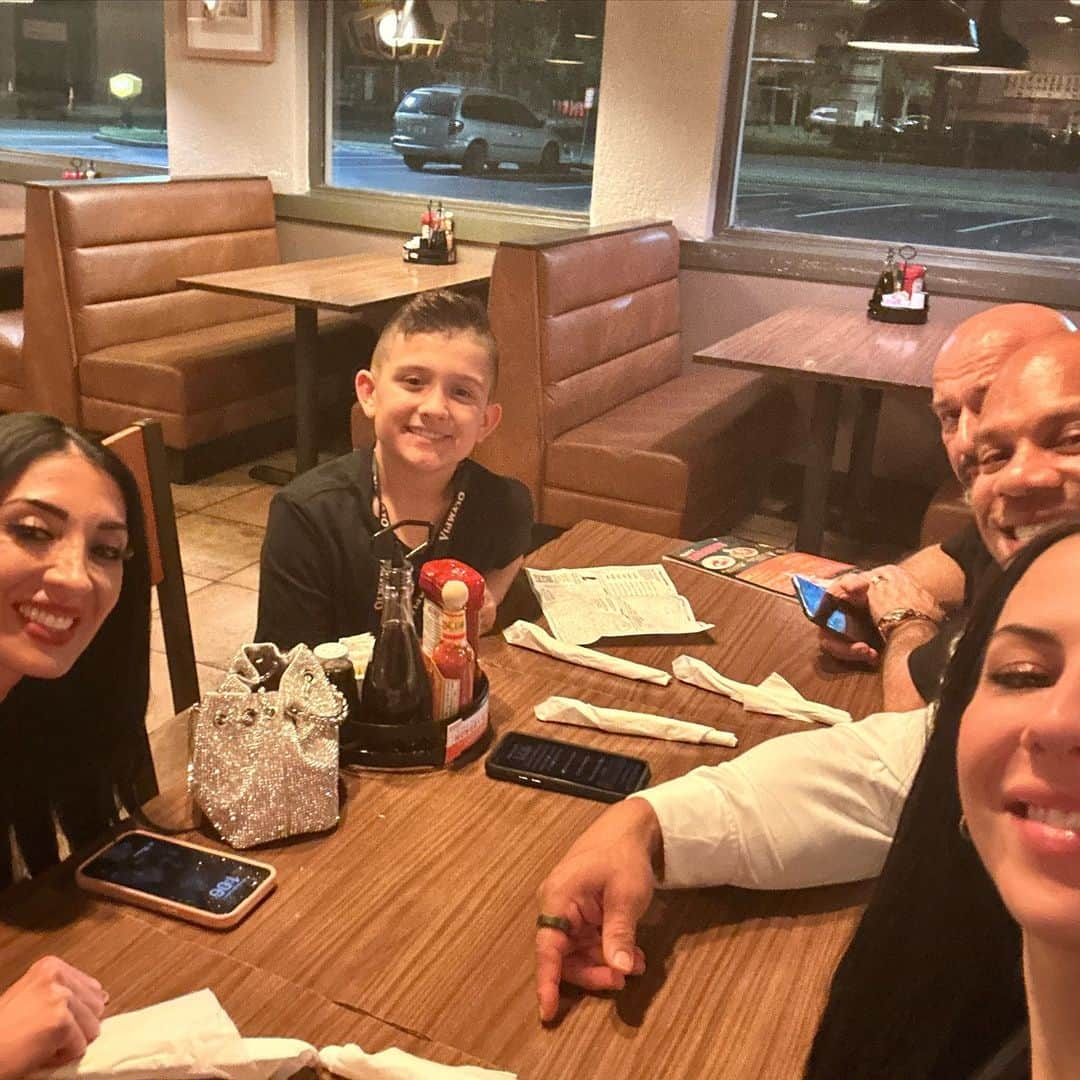 Phil Heathさんのインスタグラム写真 - (Phil HeathInstagram)「The Reality- 1:45am Dennys after making History. The ending to all Olympia Wins are far from glamorous. One minute you feel the highest high and the next minute you feel completely exhausted, overwhelmed and unsettled. It’s the most massive adrenaline dump.  I wanted to take a moment to express how incredibly thankful I am for these beautiful people in this photo. I walked into Phil’s life as his gf in 2015. I witnessed the amazing team effort that Hany, Phil and Farinaz created. I knew I could enhance it by going all in and supporting Phil to the best of my abilities. This meant I leave a career job, my family and all my friends in Cali. It wasn’t easy but I wouldn’t change a thing.   It has been an absolute honor to work with them as we left no stone unturned. Hany challenged us all and there were many times Hany and I would argue 🤣 Our circle knows we’re both very passionate people who have many of the same traits- he’s my Persian brother from another🤷🏻‍♀️  Hany and Phil literally dominated the Mr. Olympia title and built a legacy that I believe will never be surpassed. The ability to win 7 consecutive Mr. Olympia titles while competing at 2 day shows🤯 The timing and science behind prepping a body for stage 2 days in a row is extremely hard. I still reflect in amazement of what they did.   Phil has always been an absolute beast, self starter and extremely coachable. Phil always did the work without having to be asked. Hany is relentless with his approach and he IS the best bodybuilding coach in the history of bodybuilding. He is invested in all of his athletes and so is Farinaz and their amazing son Kam. Hany wouldn’t be the man he is today without the love and support from Farinaz and Kam.   This photo isn’t perfect but represents so much. Phil and I are now on the other side, we’re able to stand back and witness history be made while Hany coaches @cbum @dereklunsford_ @hadi_choopan. Congratulations @hanyrambod @missnaz for making History again last night! It wasn’t easy for you guys to watch both of your incredible athletes battle each other on stage. Winning is a brutal beast. We love you 3❤️ and we’re so proud to be in your corner!」11月5日 23時09分 - philheath