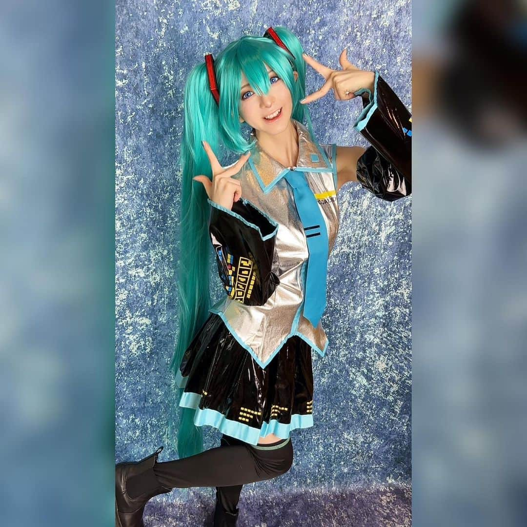 菅原りこさんのインスタグラム写真 - (菅原りこInstagram)「今年のハロウィンで挑戦したのは『初音ミク』ちゃん🩵 upしていなかったお写真をこちらに🤗🩵  撮影楽しかったな✨✨✨ #コスプレ #cosplay  #初音ミク #初音ミクコスプレ」11月5日 23時09分 - cherryfairy1123