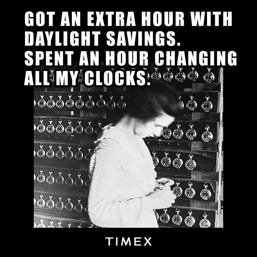 タイメックスのインスタグラム：「When you gain an hour, but you still feel like you're losing. 😩💤  #timex #daylightsavings #fallback」