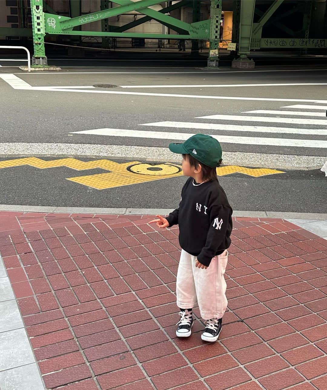 樽見麻緒のインスタグラム：「最近のむすこーでまとめ👦🏻🤍 まだまだちっちゃいけど、だんだん男の子になってきたな🥹  #4y#kids#kidsfashion#kidsstyle#kidsclothes#outfit#キッズコーデ#キッズコーデ男の子#キッズファッション#男の子コーデ#息子服#息子コーデ#むすこーで#親バカ部」