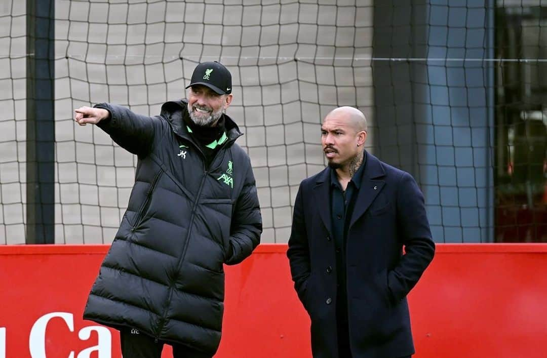 ナイジェル・デ・ヨングのインスタグラム：「Fair to say he’s happy with our Dutch boys.   #NothingLikeOranje」