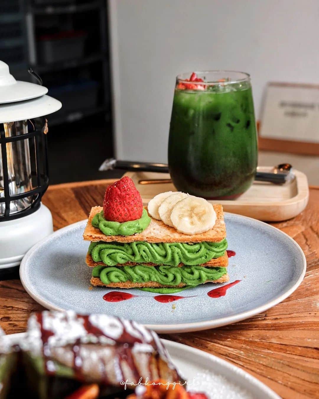 Matchæologist®さんのインスタグラム写真 - (Matchæologist®Instagram)「Indulging in #MatchaDesserts bliss, one bite at a time. 😋 Shoutout to @fabkonggirl for sharing with us this Matcha 🍓 Strawberry Party! 🎉 Hands up if you most definitely want to be a part of it! . Don’t forget to share your #MatchaCreations with us by tagging @Matchaeologist to spread the matcha love! 💚 . For premium-quality artisanal matcha 🍵, please visit Matchaeologist.com. . 👉 Click our bio link @Matchaeologist . Matchæologist® #Matchaeologist Matchaeologist.com」11月5日 23時18分 - matchaeologist