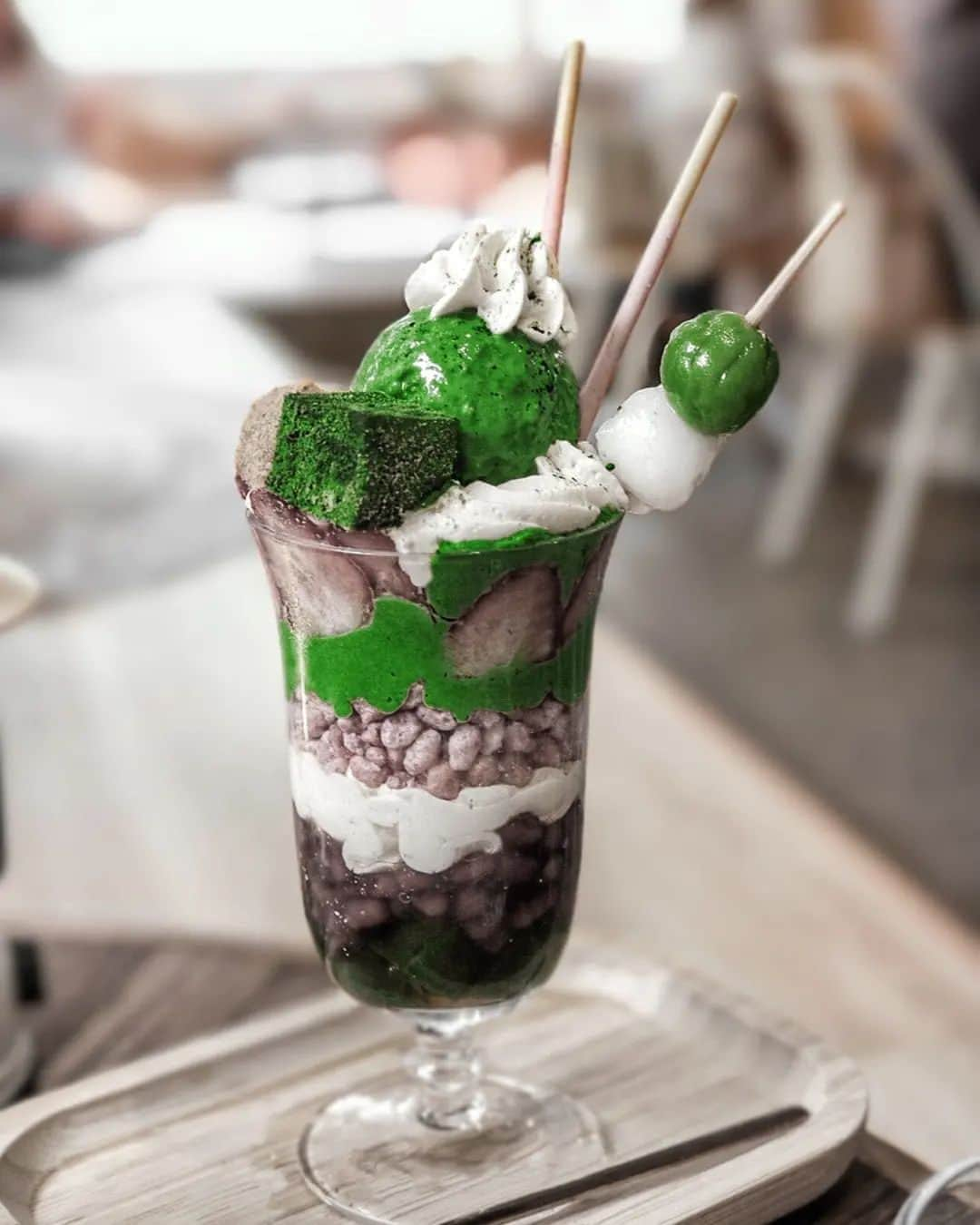 Matchæologist®のインスタグラム：「Indulging in #MatchaDesserts bliss, one bite at a time. 😋 Shoutout to @fabkonggirl for sharing with us this Matcha 🍓 Strawberry Party! 🎉 Hands up if you most definitely want to be a part of it! . Don’t forget to share your #MatchaCreations with us by tagging @Matchaeologist to spread the matcha love! 💚 . For premium-quality artisanal matcha 🍵, please visit Matchaeologist.com. . 👉 Click our bio link @Matchaeologist . Matchæologist® #Matchaeologist Matchaeologist.com」