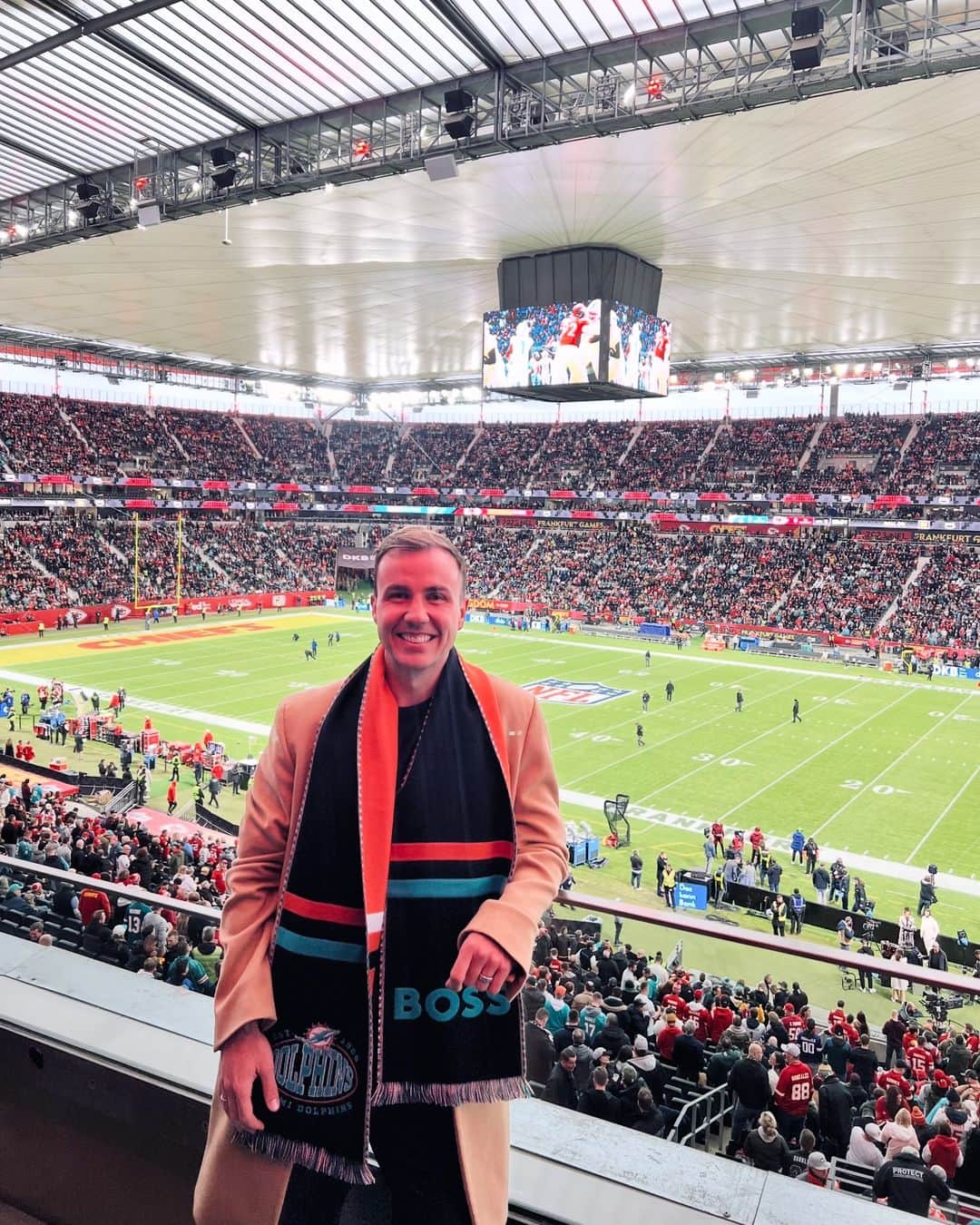 マリオ・ゲッツェのインスタグラム：「🏈 Go @miamidolphins 🐬」