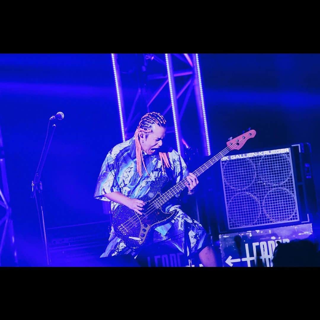 SUPERBEAVERさんのインスタグラム写真 - (SUPERBEAVERInstagram)「『バズリズム LIVE 2023』  横浜アリーナ  photo by @sotarogoto  ※写真の無断転載は禁止です。  #SUPERBEAVER #バズリズムLIVE #渋谷龍太 #柳沢亮太 #上杉研太 #藤原35才広明 @gyakutarou @yayayayanagi @kentauesugi @hiroaki_drums_superbeaver」11月5日 23時48分 - superbeaver_official