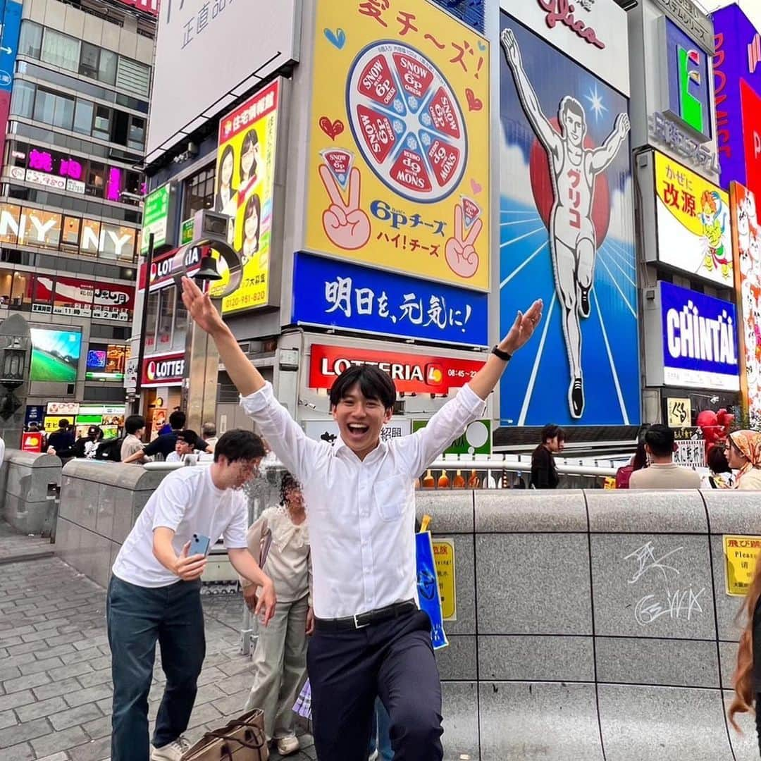 日本テレビ「Going!Sports&News」さんのインスタグラム写真 - (日本テレビ「Going!Sports&News」Instagram)「◾️🔥日本シリーズ⚾️◾️ ⁡ 59年ぶりの関西対決！ #日本シリーズ の熱狂を伝えるために #田辺大智 アナと #大町怜央 アナが現地の大阪へ ⁡ #別日に撮ったけど #同じポーズ ⁡ ⁡ ⁡ ⁡ #プロ野球 #日本シリーズ #阪神 #hanshin #オリックス #Bs2023 #Going #ゴーイング #スポーツ #スポーツニュース #上田晋也 #亀梨和也 #赤星憲広 #大町怜央 #忽滑谷こころ #山本健太 #畑下由佳」11月5日 23時57分 - going_ntv