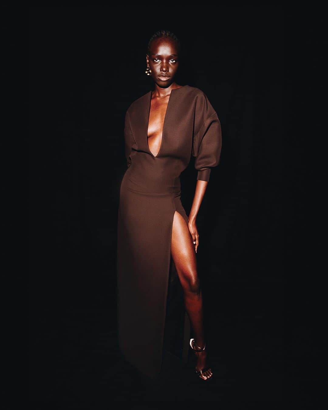 グッチのインスタグラム：「An ode to life after dark.  Gucci Ancora Notte, the first eveningwear collection designed by Sabato De Sarno, worn by Nyajuok Gatdet and Abbey Lee at the 2023 LACMA Art+Film Gala.  #GucciAncoraNotte #GucciLacma2023」