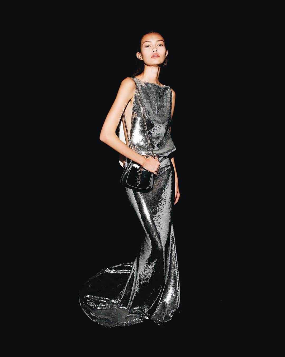 グッチのインスタグラム：「Sleepless nights.  The first eveningwear collection by Sabato De Sarno, Gucci Ancora Notte includes looks adorned with sequins and lace inserts worn by Heather Strongarm and Sam Case at the 2023 LACMA Art+Film Gala.   #GucciAncoraNotte #GucciLacma2023」