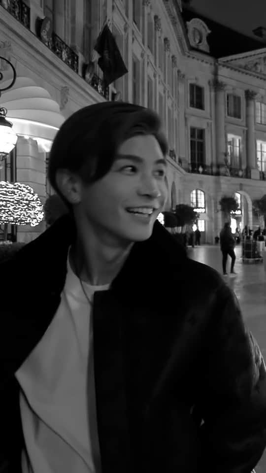 のインスタグラム：「A new music video has been uploaded to Youtube🇫🇷🎄  Directed by @takanori_iwata_official   Edit : @joji_manaka  Camera : Tomoya Uchida   Music "モノクロの世界" (Monochrome World) by @bemyguest__official   Be sure to check out this video on Youtube!!  まったり聴いてな〜🕯️✨  #bemyguest #モノクロの世界」