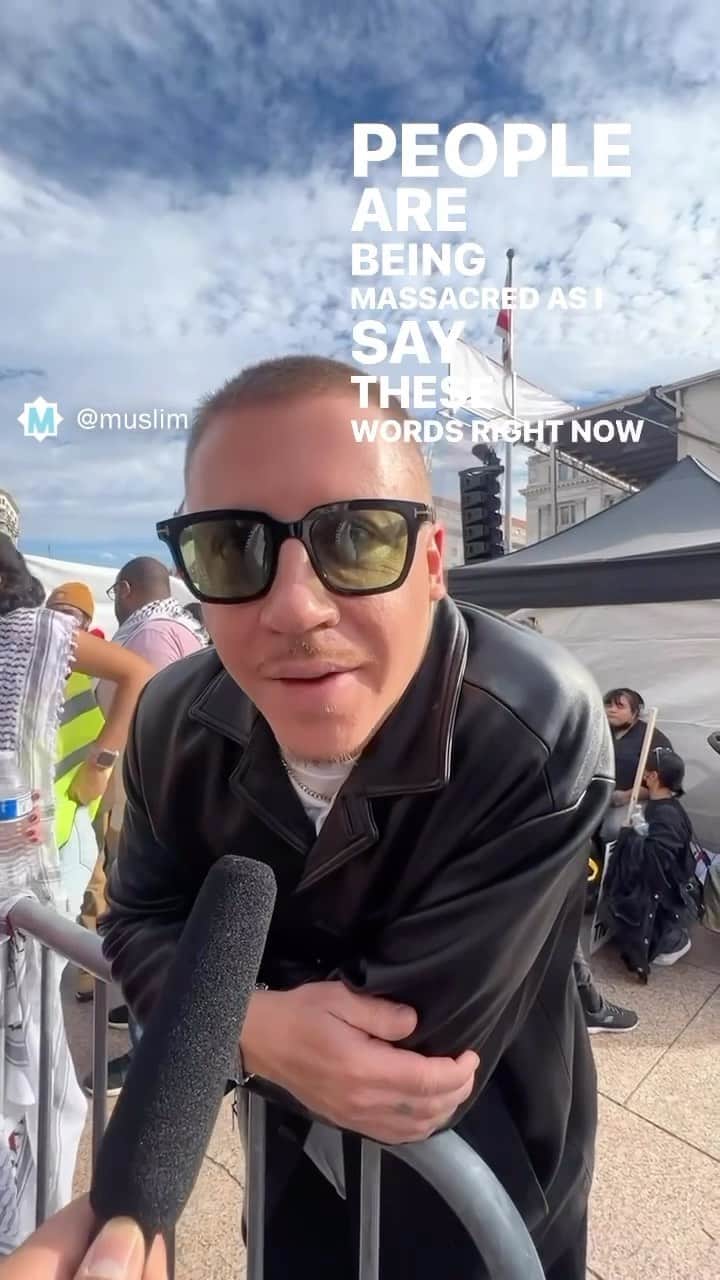 マックルモアーのインスタグラム：「We asked @macklemore at the rally in Washington D.C. why it was important for him to speak up for 🇵🇸  Interviewed by @jarellmique for @muslim   #muslim #islam #macklemore」