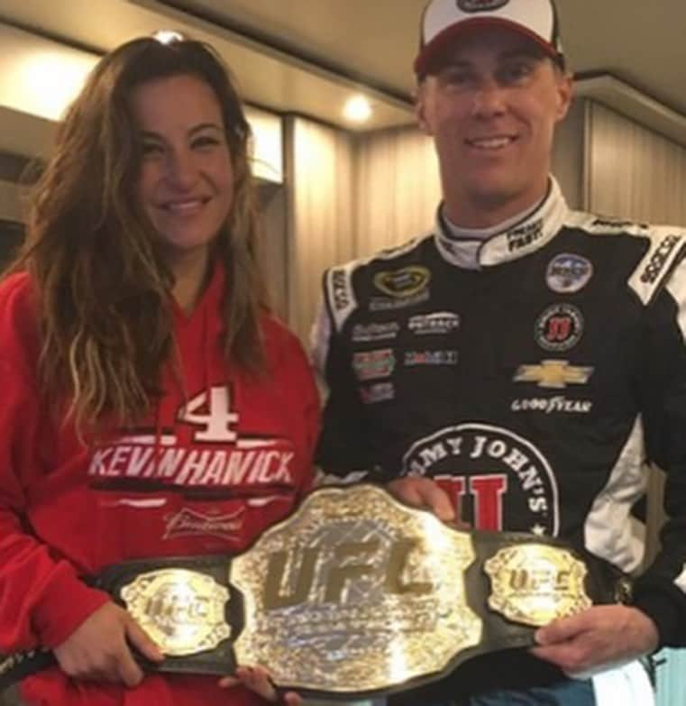 ミーシャ・テイトさんのインスタグラム写真 - (ミーシャ・テイトInstagram)「Today is the final race for my friend @kevinharvick and no matter what happens I want to say thank you for all the great memories.  For introducing me to the world of @nascar and for managing me & supporting me in my fight journey!   It’s been one hell of a ride! Your last race is today, my next fight is December 2nd and then we celebrate your retirement! Do WORK today Kevin!   #4thewin #kevinharvick #nascar #phoenix #racing #mma #khi #bittersweet #retirement」11月6日 0時22分 - mieshatate