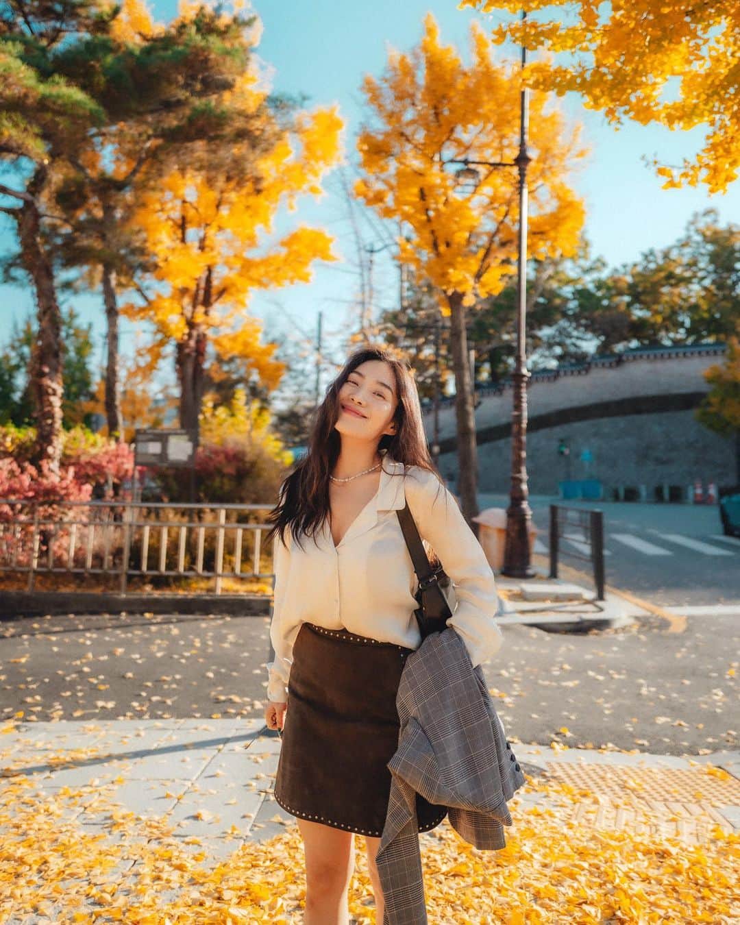 チェ・ヒソのインスタグラム：「Late Autumn is the best time to visit 🇰🇷」