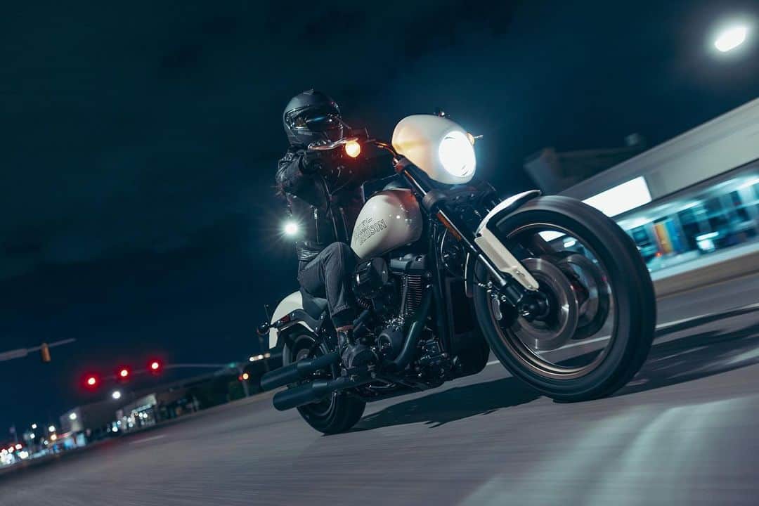 Harley-Davidsonのインスタグラム：「Light the night.​  2023 Low Rider S and Fat Bob 114 at link in bio.​  #HarleyDavidson #LowRiderS #FatBob114​」