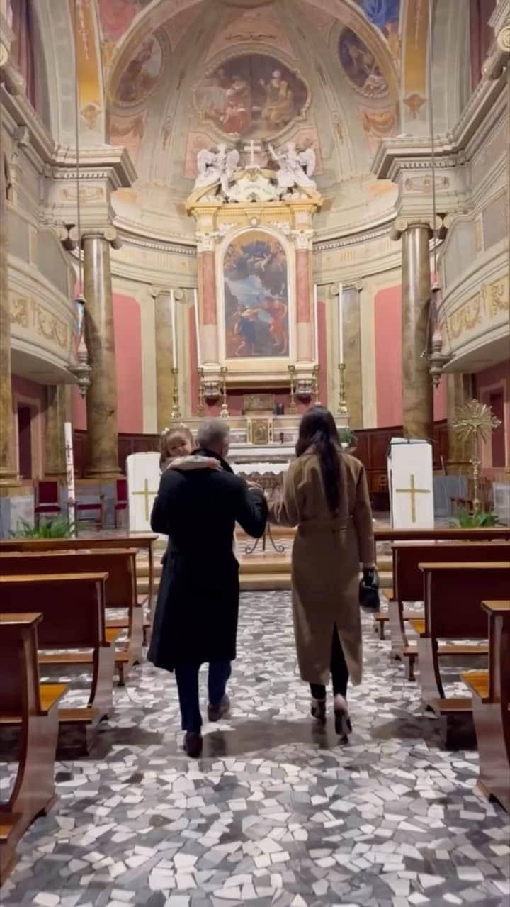 ジャンルカ・バッキのインスタグラム：「Our beautiful Blu J’s baptism. It was such a special and intimate ceremony that we’ll forever hold in our hearts. A moment dedicated to nonna Mariella, who was watching us from heaven. We know it was one of her most wanted dreams. 🤍 ———  El bautizo de nuestra hermosa Blu J. Fue una ceremonia tan especial e íntima que siempre guardaremos en nuestros corazones. Un momento dedicado a nonna Mariella, que nos miraba desde el cielo. Sabemos que era un sueño que le daba mucha ilusión. 🤍」