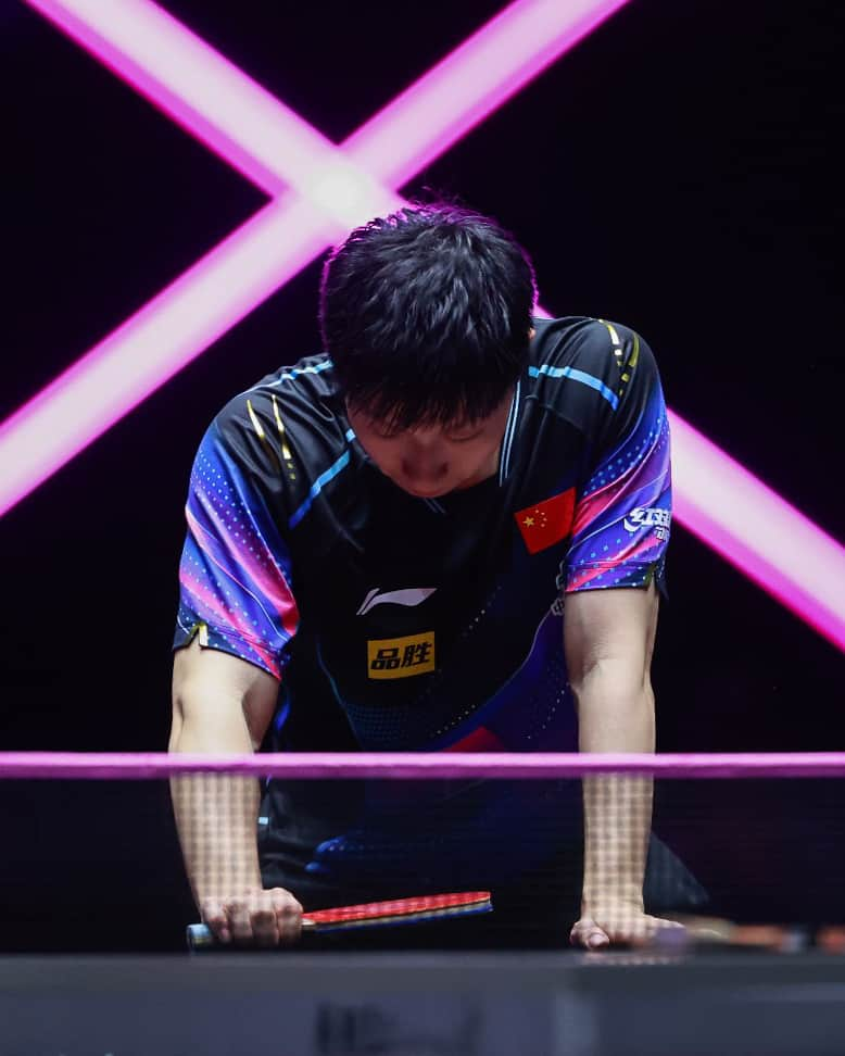 ITTF Worldさんのインスタグラム写真 - (ITTF WorldInstagram)「Not today 💔  Come back stronger Ma Long 💪  #WTTFrankfurt #WTTChampions #PingPong #TableTennis」11月6日 0時53分 - wtt