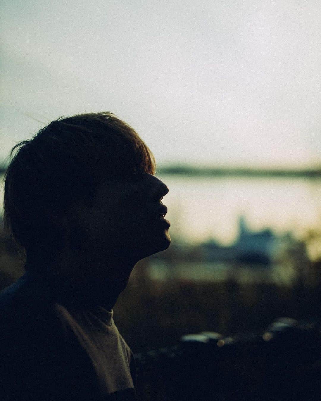 石原慎也のインスタグラム：「曲作り一旦目処だったから写真あげていく！ ブログも更新出来そうなのでアップしたらストーリーで教えるね  photo by 日吉"JP"純平 @junpeihiyoshi」