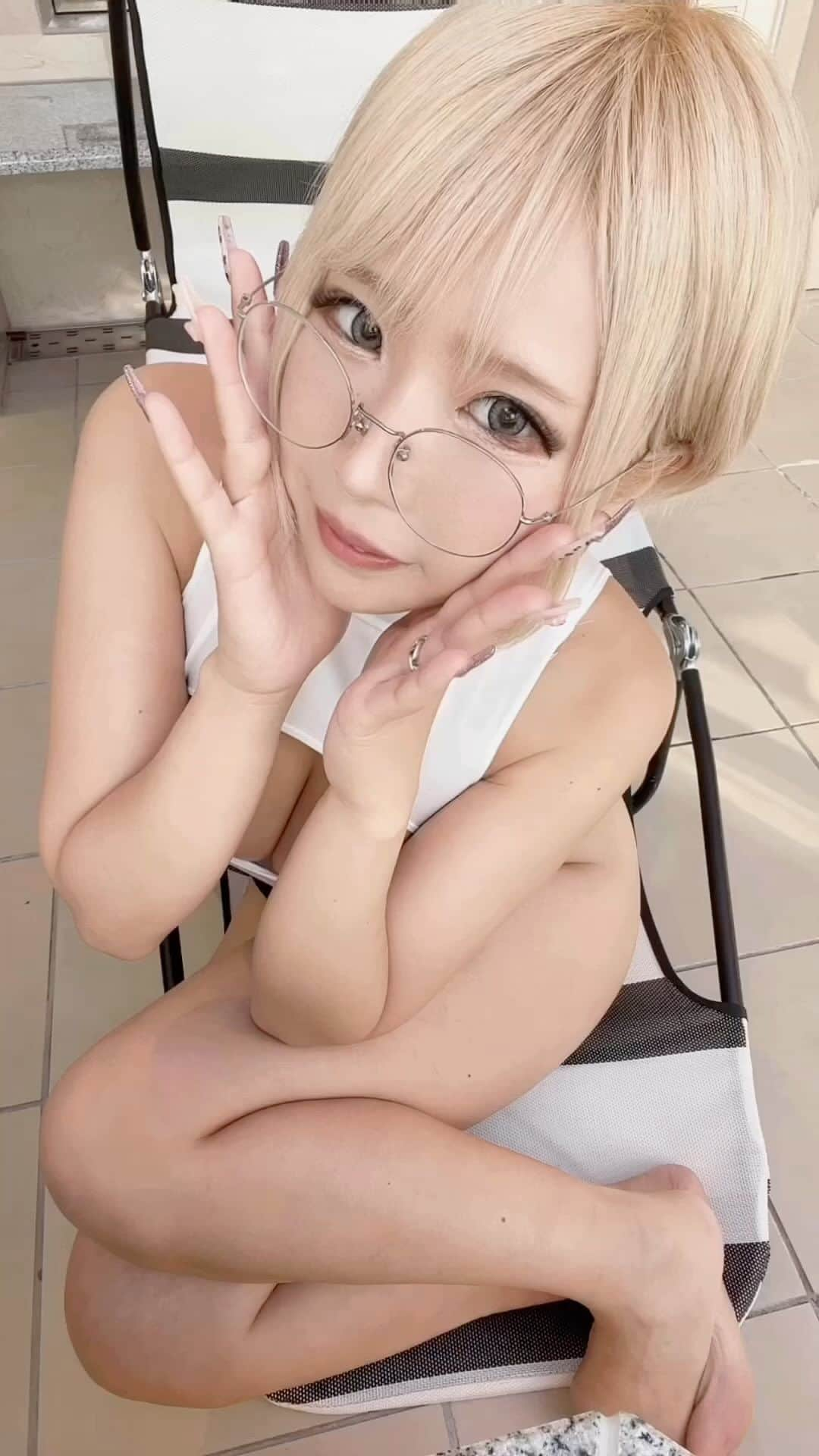 水嶋アリス（聖菜アリサ）のインスタグラム：「ARIS teacher💓  https://fantia.jp/posts/2348300  #先生 #teacher #コスプレ #えちえち #sexybodies #眼鏡女子 #likesforlike」