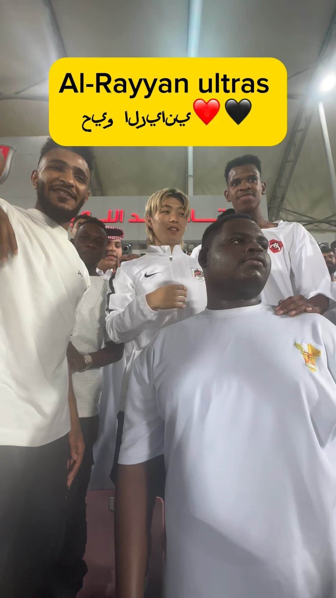 のインスタグラム：「Which team ultras should I join?🧐🧐  #alrayyan #alrayyansc #qatarstarsleague」