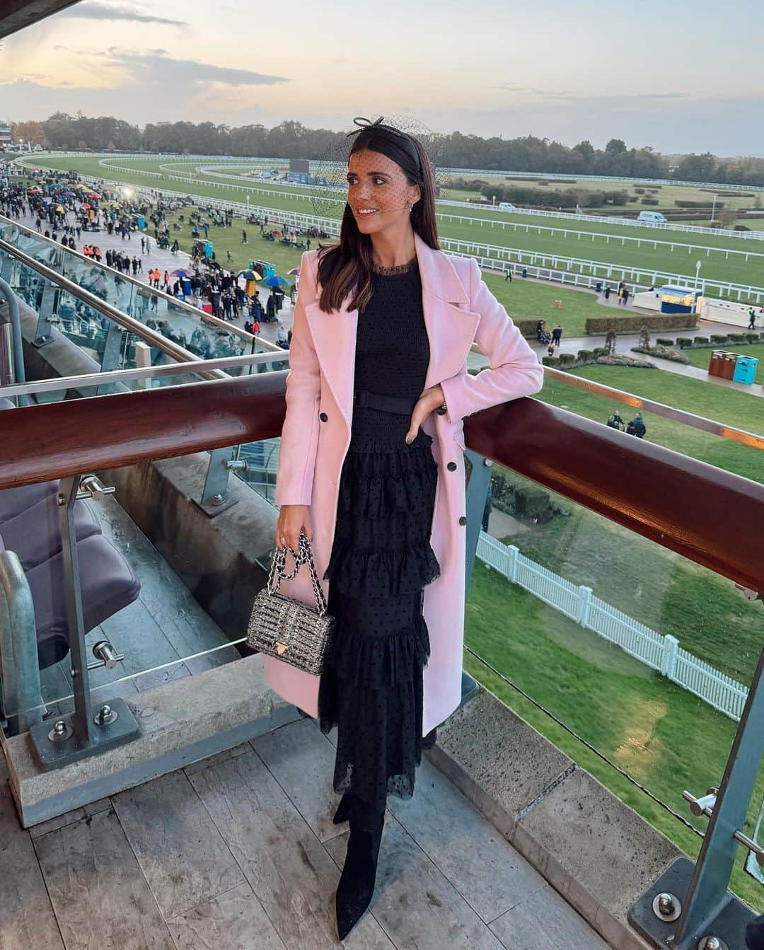 ルーシー・メックレンバーグさんのインスタグラム写真 - (ルーシー・メックレンバーグInstagram)「Winter racing & fireworks 🎆🏇🥰 @ascotracecourse」11月6日 1時17分 - lucymeck1