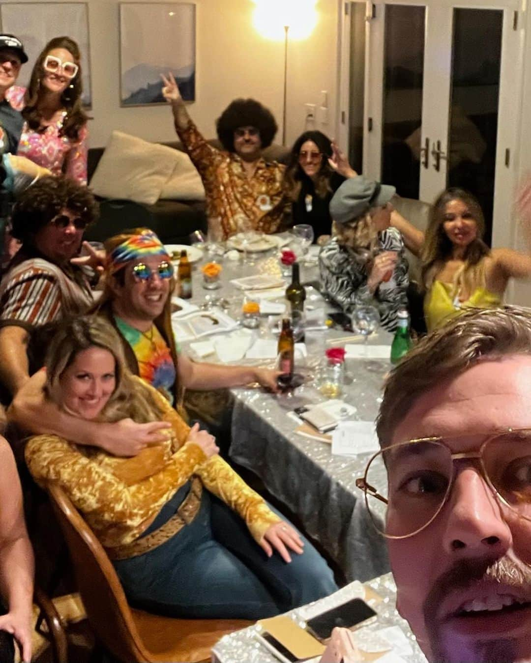 ヘザー・モリスさんのインスタグラム写真 - (ヘザー・モリスInstagram)「70s Murder Mystery Parties are my JAM! @lapistolpete @janee.marie y’all murdered this party」11月6日 1時33分 - heatherrelizabethh