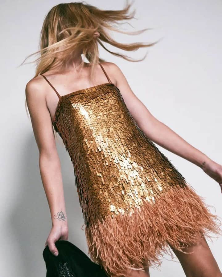 ShopBAZAARのインスタグラム：「It's officially party season! Become the best dressed everything with our collection of unforgettable dresses, head-turning shoes, glittering bags, chic hair accessories, and more. There's something for everyone, so whether you're more minimal or full-blast glam, you'll find the perfect pieces at the link in bio! #SHOPBAZAAR」