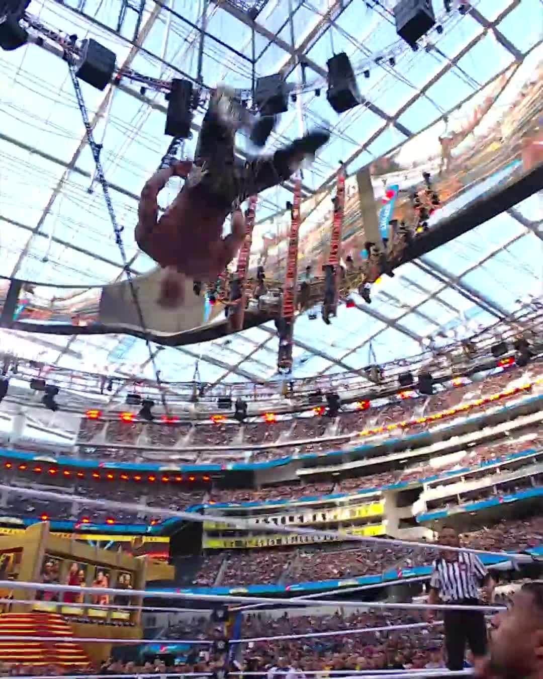 WWEのインスタグラム：「Who has the best top-rope finisher today? Drop your pick in the comments!」