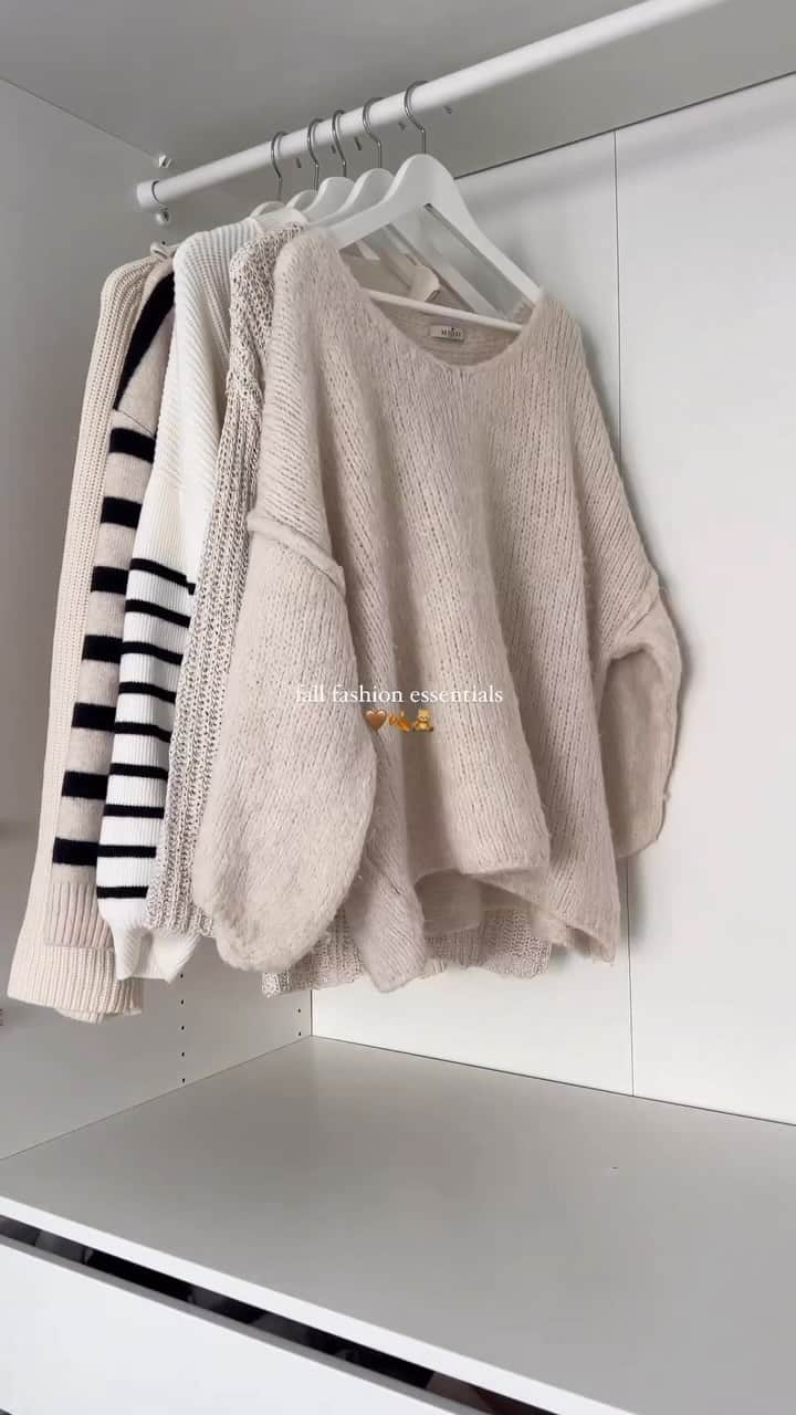 Angel™のインスタグラム：「🔺More fashion inspo YES or NO??? Credit @joananlkr #autumnlooks #fashion #outfit #looks #ootd #style #autumnoutfit #preppy #fastfashion #autumnclothes #autumnclothesforwomen #fashionshows #fashionwomen #outfitsaesthetic #womensclothing #womenfashion #autumnlook #autumnfashion #fashionweek #fashionista #americanstyle ❤️ #asaqueen」
