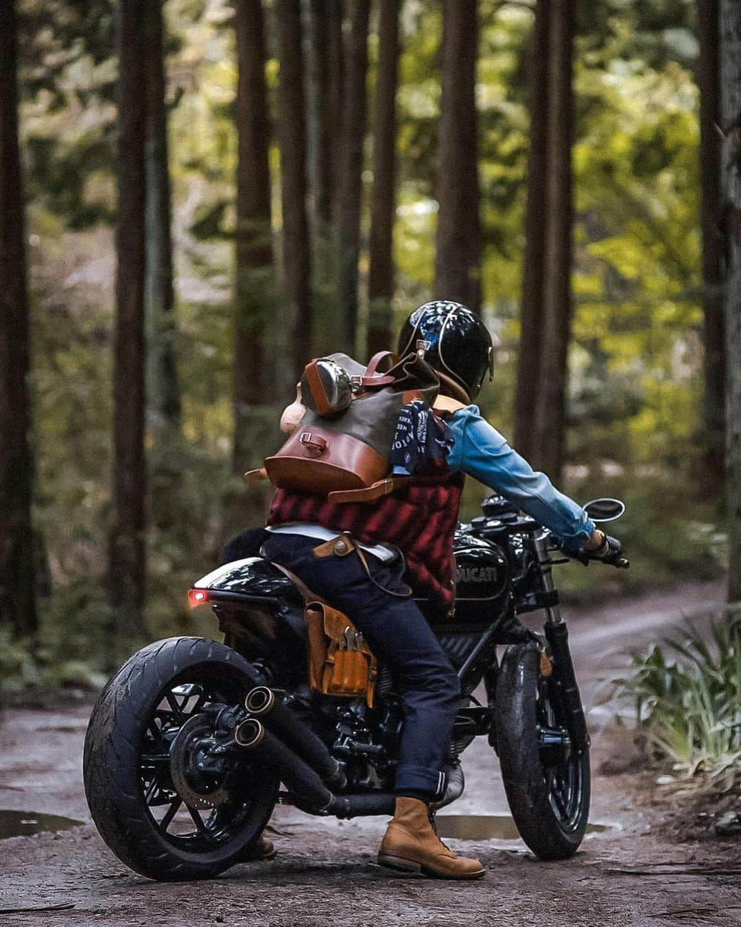 epidemic_motorsさんのインスタグラム写真 - (epidemic_motorsInstagram)「Good time ⛰🏍 @kei_ragnars  ・ 📸 @mryuniom  ・ 🏍 @scramblerducati  ⛑ @flying_monkeys_club  ・ Denim & Vest @sugarcanedenim  ・ 🥾 @theurbanwolfclub  ・ 🎒 @kasperibags  ・ ⌚️ @kuoe_official  ・ Turquoise bracelet @handcraft_ms.ring  Wallet @toronegroleather   ⚙️Follow @epidemic_motors For Daily Custom Bike Inspiration ⚙️  - Like, comment, and share - Tag your friends ✍️ - - - 🚀Turn on daily notifications  	 #motorcycle  #bike  #custom  #ride #epidemicmotors #epidemic_motors#ride_like_hell #instamoto #stocksucks #artist#builtnotbought #saintmotors #saint_motors #kustom  #kulture  #caferacer  #bratstyle #girlsbiker#musicians#la#motos#filmmaker#filmmaking#movie#dj#producer #writer」11月6日 1時53分 - epidemic_motors