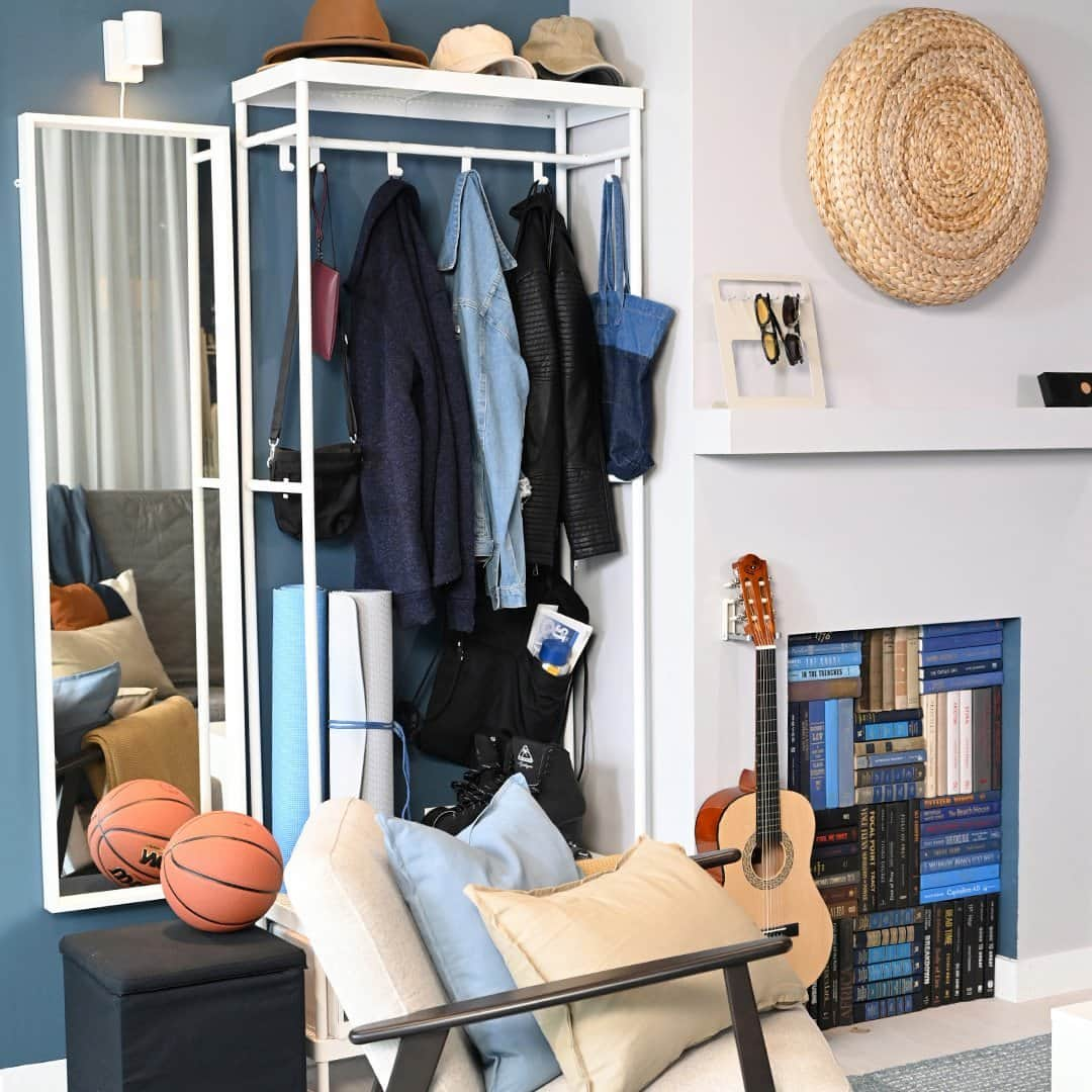 IKEA USAのインスタグラム：「Transform your small living room into a super organized, fully functional, multi-purpose space with affordable storage and space-saving furniture! Shop link in bio.」