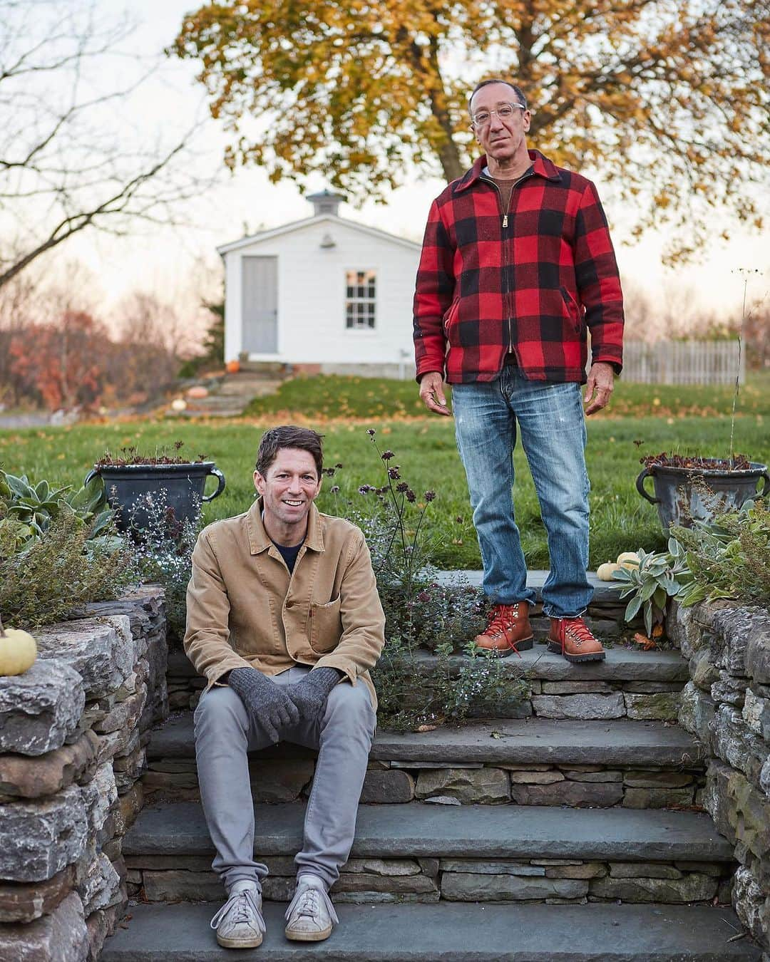 マリン&ゴッツさんのインスタグラム写真 - (マリン&ゴッツInstagram)「home sweet home.  our founders matthew + andrew find inspiration in the abundance of nature around their home in hudson valley, new york.  from their flower + vegetable garden in the summer, to golden foliage in the fall, home is the original apothecary.」11月6日 2時02分 - malinandgoetz