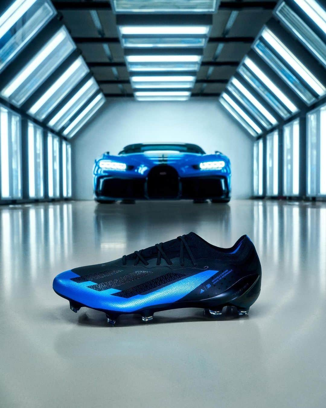 ブガッティさんのインスタグラム写真 - (ブガッティInstagram)「Engineered for maximum speed and style: @adidas X Crazyfast Bugatti.  #ADIDASxBUGATTI – WLTP: bugatti.link/consumption」11月6日 2時11分 - bugatti