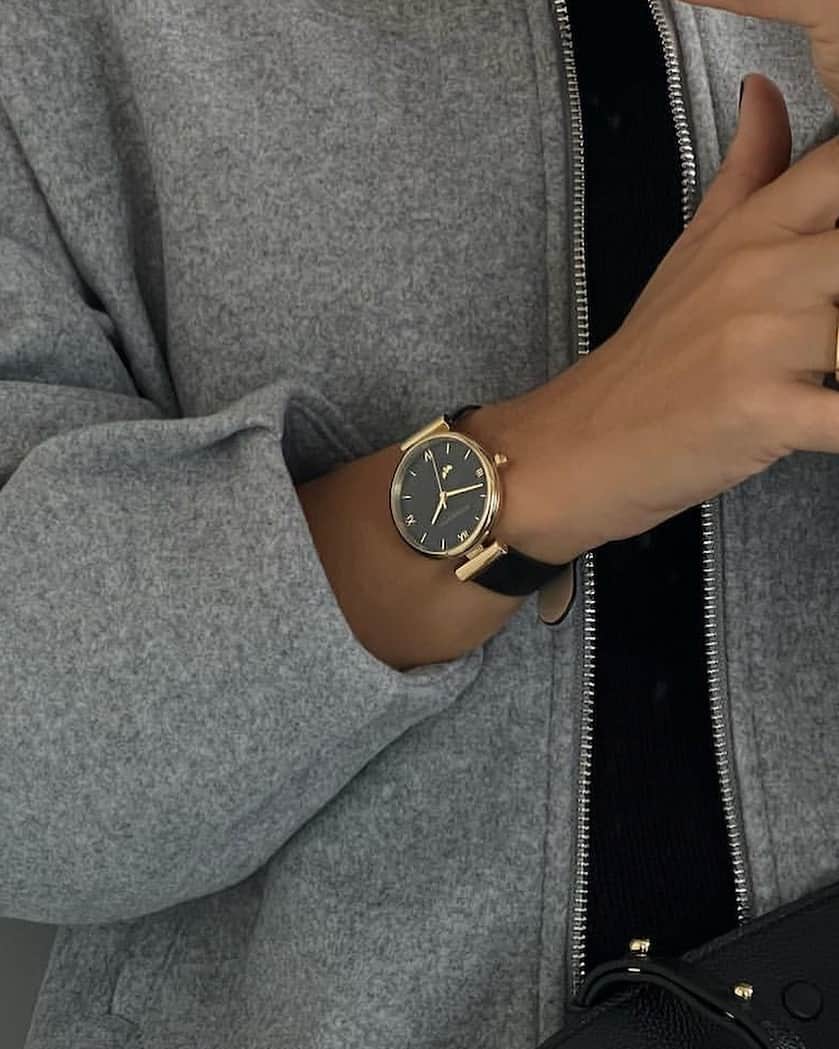 Olivia Burtonのインスタグラム：「There’s a buzz around our Minima Bee T-Bar Gold & Black Leather Strap Watch.  📸Credits: @irmatessar  Tap to shop or head to our Covent Garden store.  #OliviaBurtonLondon #WomensWatches #BlackFriday」