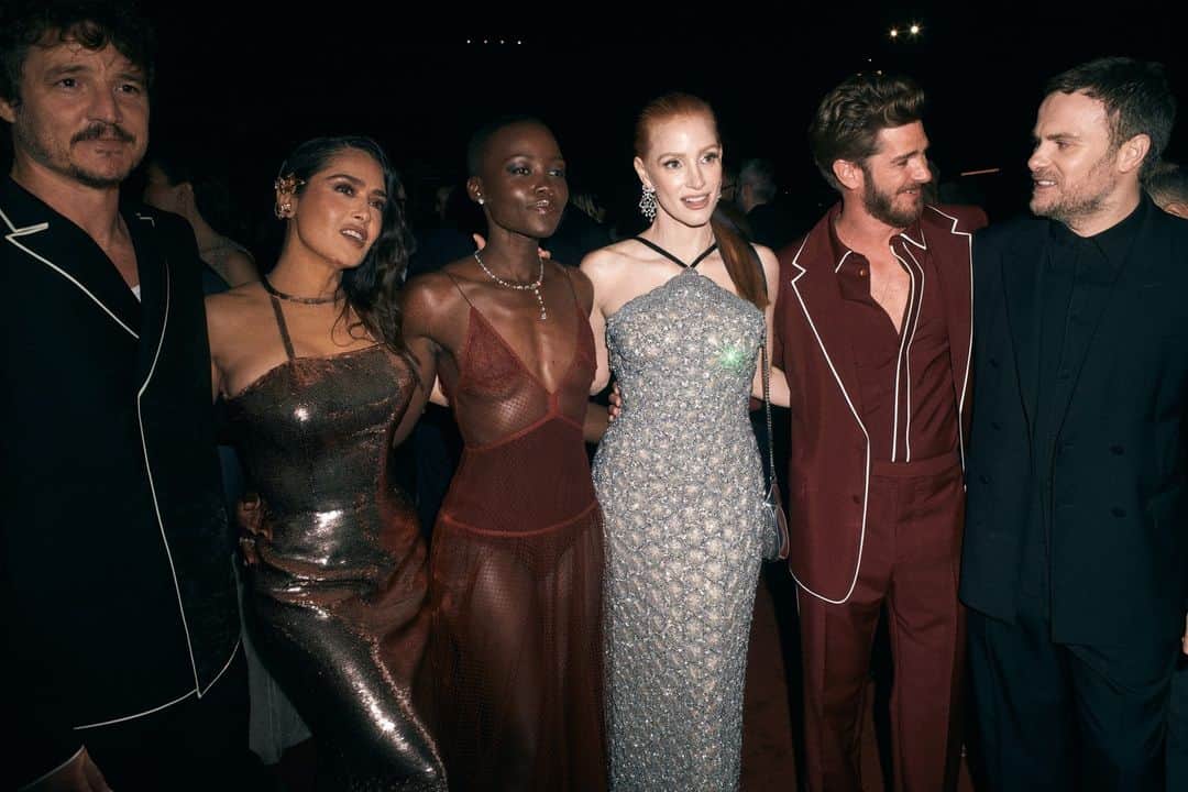 Vogueさんのインスタグラム写真 - (VogueInstagram)「This year's @lacma event was a star-studded affair— @jlo, #BenAffleck, @lupitanyongo, @jessicachastain, @asaprocky, and more joined Sabato De Sarno to celebrate the museum’s twelfth annual gala presented by @gucci. Tap the link in our bio to see every photo from the event. Photographed by @arnold_daniel」11月6日 2時40分 - voguemagazine
