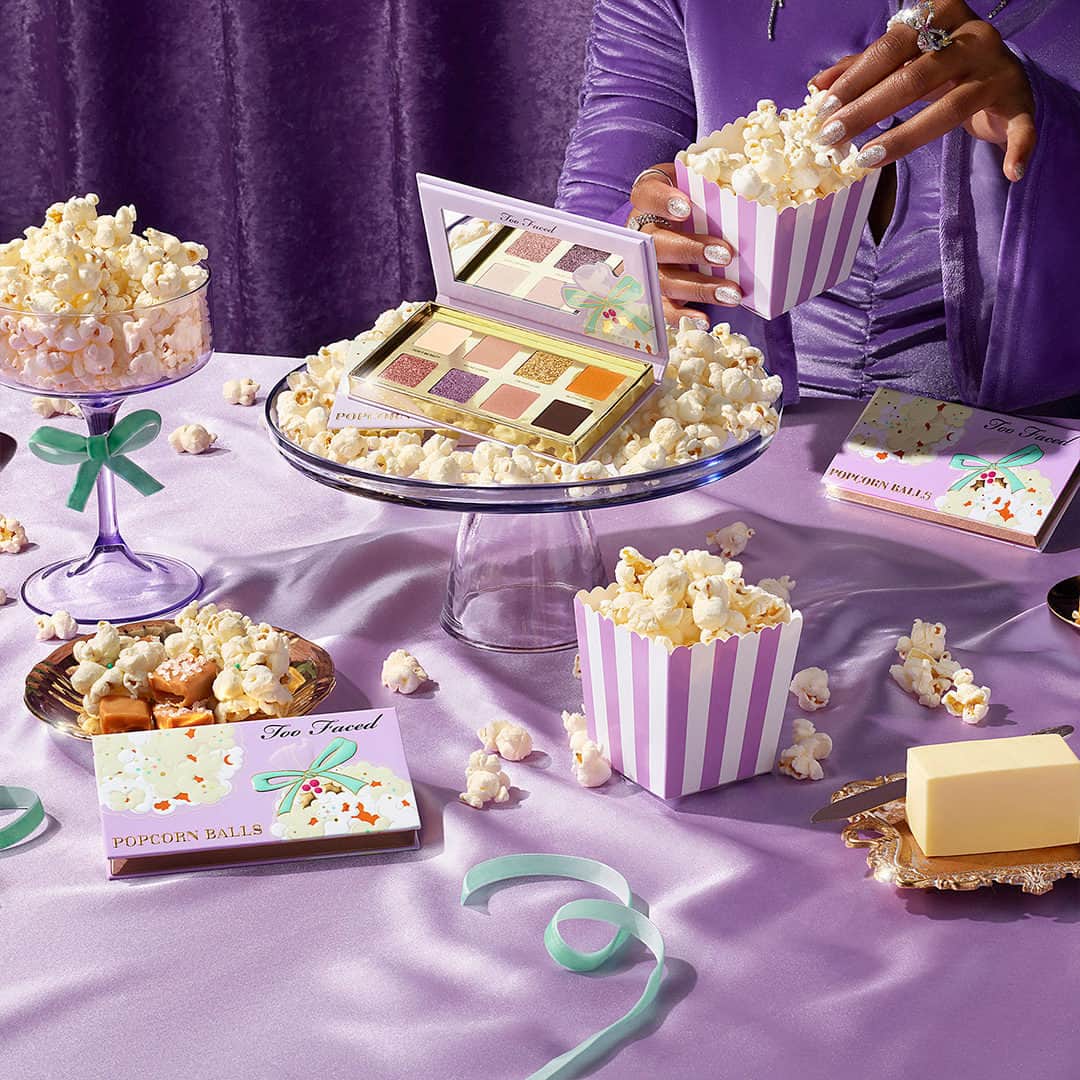 Too Facedのインスタグラム：「Light up the holiday season with our NEW Popcorn Balls Mini Eye Shadow Palette! 🍿🎄 This stocking ready palette is full of wearable shades that will make your eyes POP! 💖😍 Tap to shop! #toofaced #tfcrueltyfree」