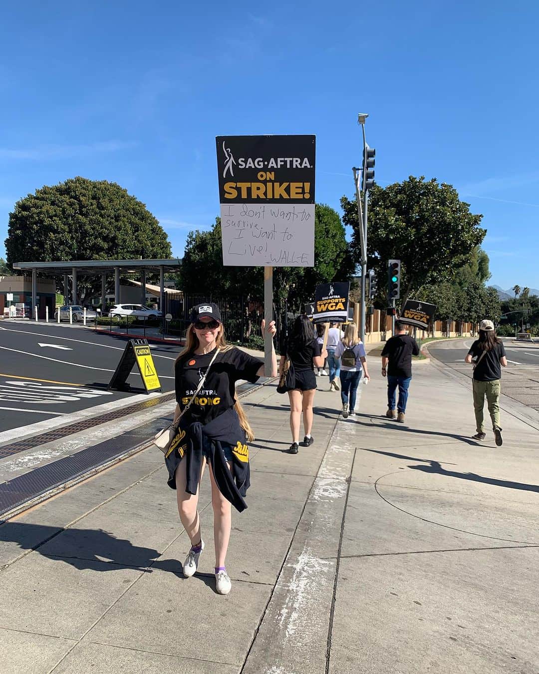 ダーシー・ローズ・バーンズのインスタグラム：「D’Birthday Girl(s). Go raibh míle maith agaibh #birthday #strike」