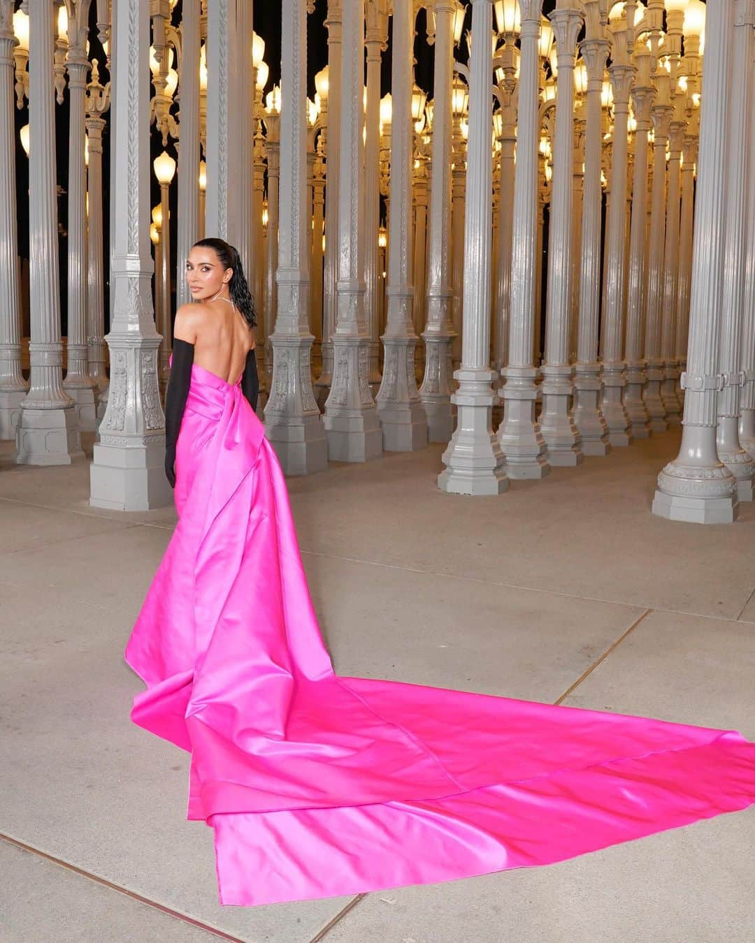 Vogue Parisさんのインスタグラム写真 - (Vogue ParisInstagram)「The best looks of the 2023 LACMA Art+Film Gala presented by Gucci, that paid homage to artist #JudyBaca and director #DavidFincher. Swipe left to see all our favorite outfits of the evening.   #lacma #gucci #jessicachastain #lupitanyongo #billieeilish #kimkardashian」11月6日 3時15分 - voguefrance