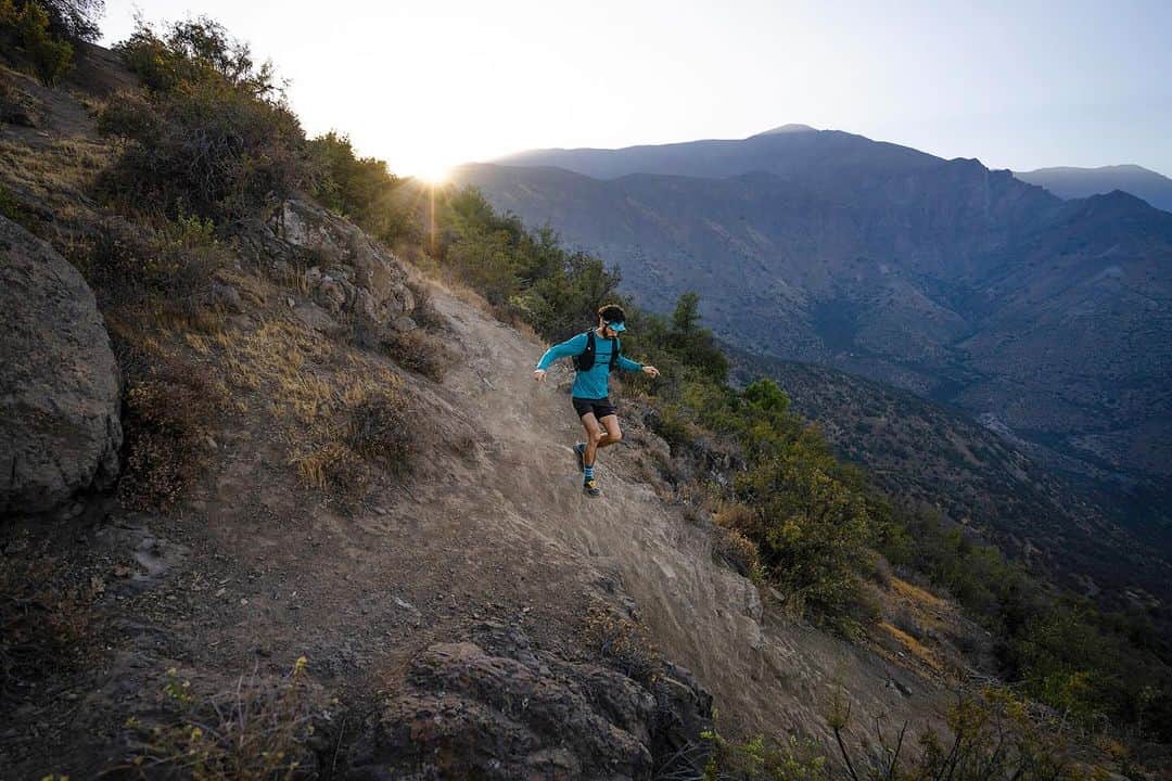 patagoniaのインスタグラム：「It’s about the balance. Chris Madrid Serrano (@chris.madrid.serrano) tops out on the trails of Cerro Guayacán above Santiago, Chile.  Photos: Felipe Tapia (@felipesh)」