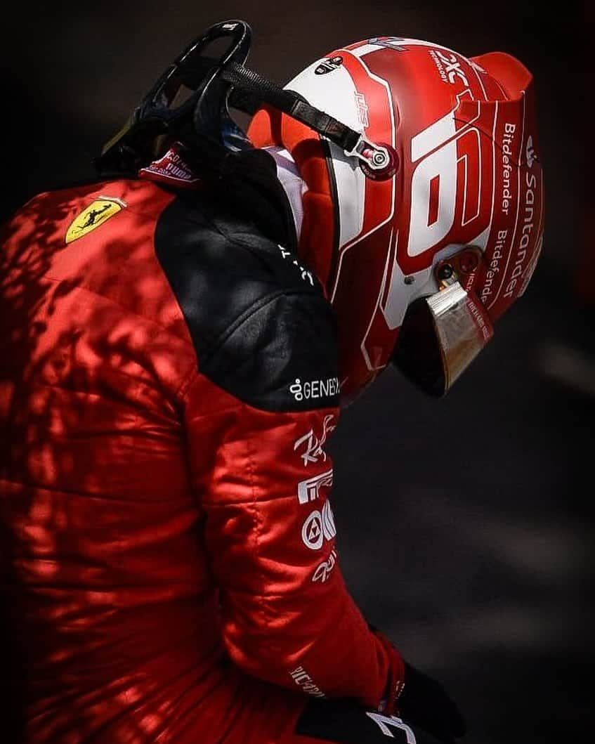 シャルル・ルクレールのインスタグラム：「Disappointed to say the least. Lost the power steering and the engine power on the formation lap. It hurts because today was a great opportunity for us.」