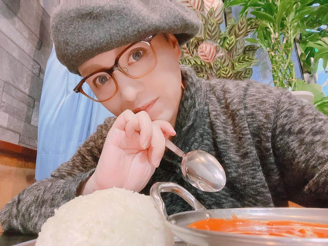 IZAMさんのインスタグラム写真 - (IZAMInstagram)「大好きなバターチキンカレー🍛✨  何店舗か好きなお店はあるけれど、どのお店に行っても味が違うね。  カレー食べると、何故あんなにヤル気が出るんだろ？☺️  #SHAZNA #shazna #IZAM #izam #カレー #バターチキンカレー  #カレー好きな人と繋がりたい  #カレー好きな人に悪い人はいない #グルメ」11月6日 3時57分 - izam_official_