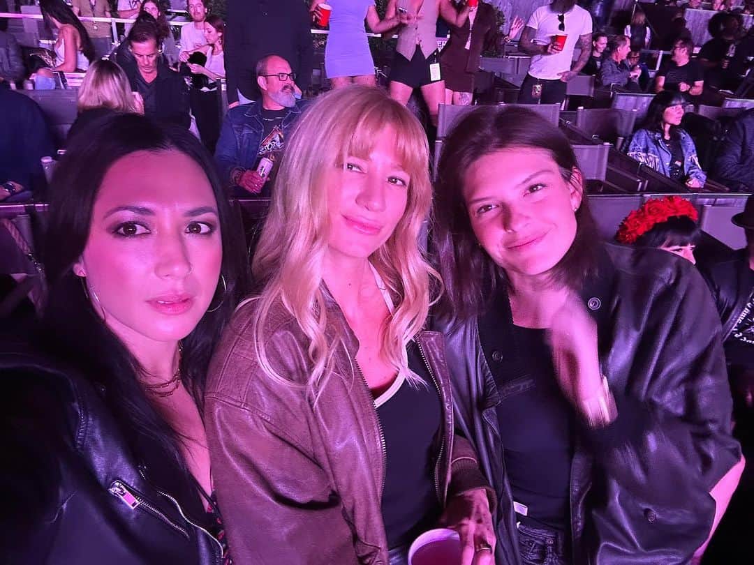 ミシェル・ブランチのインスタグラム：「Love my L.A. girl gang ❤️❤️」