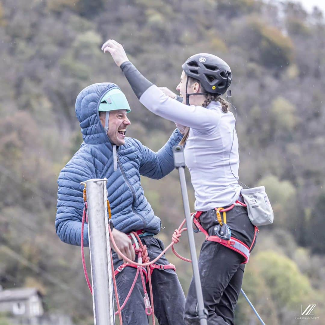 イェルネイ・クルーダーさんのインスタグラム写真 - (イェルネイ・クルーダーInstagram)「The second edition of the Red Bull Dual Ascent was an exhilarating event! Huge congratulations to Julija and Jernej Kruder for their impressive victory in this race against the clock and their pumped arms. Grateful to everyone who contributed to making this special competition possible. Anticipating the next one eagerly! 🧗‍♂️💪  #ClimbingIntelligenceAgency #RedBullDualAscent #Winners #ExcitementAhead」11月6日 4時08分 - kruderjernej