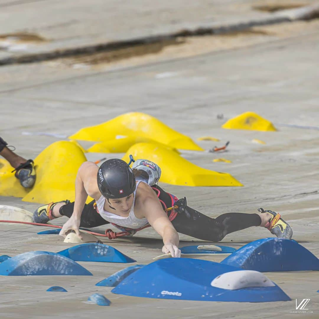 イェルネイ・クルーダーさんのインスタグラム写真 - (イェルネイ・クルーダーInstagram)「The second edition of the Red Bull Dual Ascent was an exhilarating event! Huge congratulations to Julija and Jernej Kruder for their impressive victory in this race against the clock and their pumped arms. Grateful to everyone who contributed to making this special competition possible. Anticipating the next one eagerly! 🧗‍♂️💪  #ClimbingIntelligenceAgency #RedBullDualAscent #Winners #ExcitementAhead」11月6日 4時08分 - kruderjernej