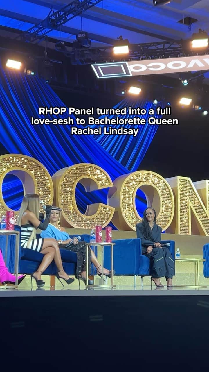 レイチェル・リンゼイのインスタグラム：「All the love for @therachlindsay 💞👑 #BravoCon #RHOP」