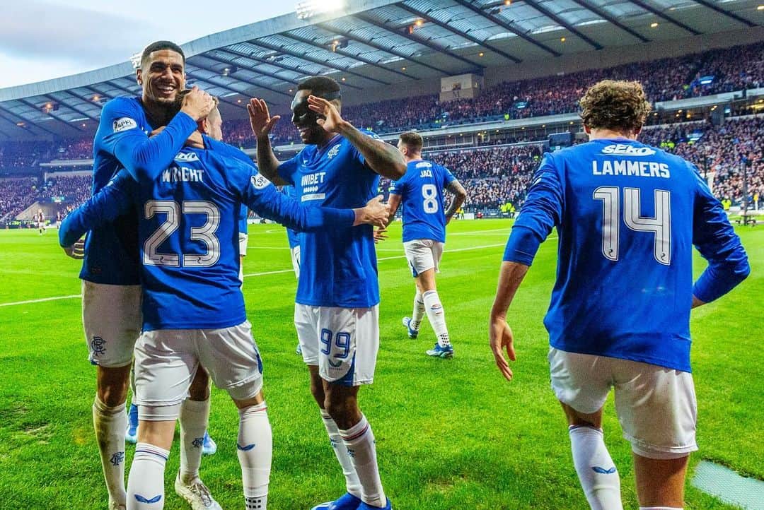 レオン・バログンさんのインスタグラム写真 - (レオン・バログンInstagram)「Into the final 😁💙🙏🏽」11月6日 4時35分 - leonbalogun