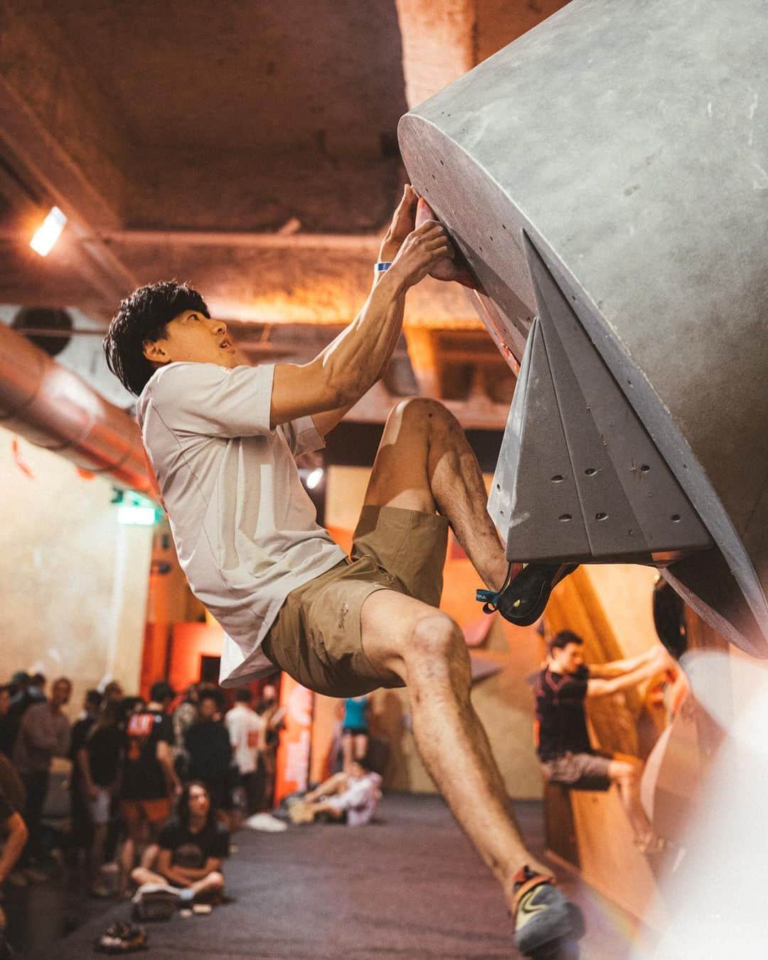 藤井快さんのインスタグラム写真 - (藤井快Instagram)「Team boulder arena 2🔥  Everything from the rules to the boulder was interesting! Unfortunately, I slipped on the first boulder and was eliminated in the final. . . 😩 I didn't have a good climb in Paris, so I'll definitely do my best to do a cool climb next time! Thank you for inviting me🙏  ルールから課題から全部面白かった！ 決勝は残念ながら1課題目でスリップしてしまって敗退。。。😩 パリでいい登りを見せられなかったので、必ず次回はかっこいい登りが出来るように頑張ります！  📸by @signarthur_  @climbingdistrict   #関電工 @team_edelrid @morinagatraininglab」11月6日 4時48分 - fujii_kokoro