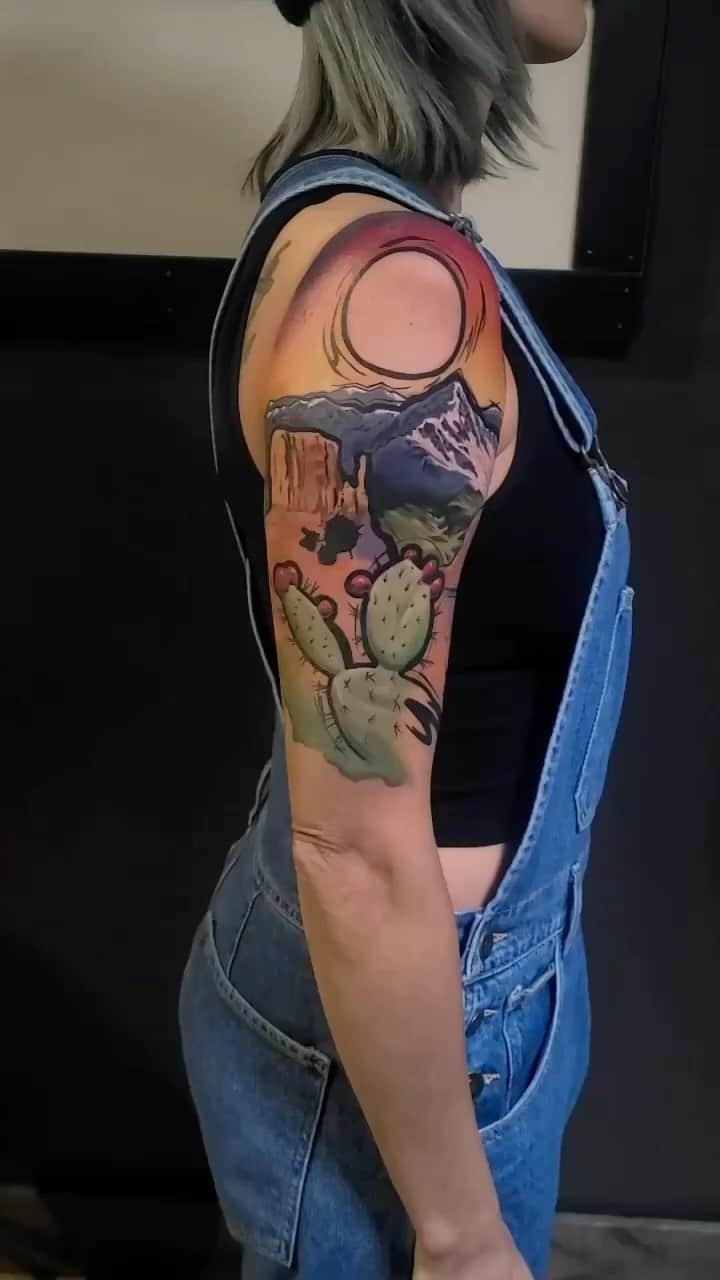 Art Collective Magazineのインスタグラム：「Digging this unique take on desert landscape by our old friend @pdudes_art_tattoo 💥 • DM @art_collective 🖤 #artnerd #artcollective #tattoo #supportart」