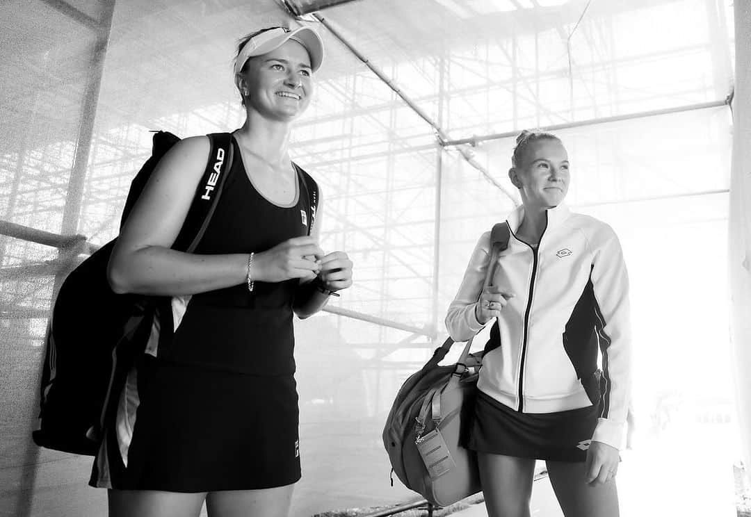 カテリナ・シニアコバさんのインスタグラム写真 - (カテリナ・シニアコバInstagram)「Imagined this wtafinals a bit differently. Anyway tried my best with @bkrejcikova 👯‍♀️  Getting ready for the last step of 2023 season 🔜 @billiejeankingcup」11月6日 5時18分 - siniakovakaterina