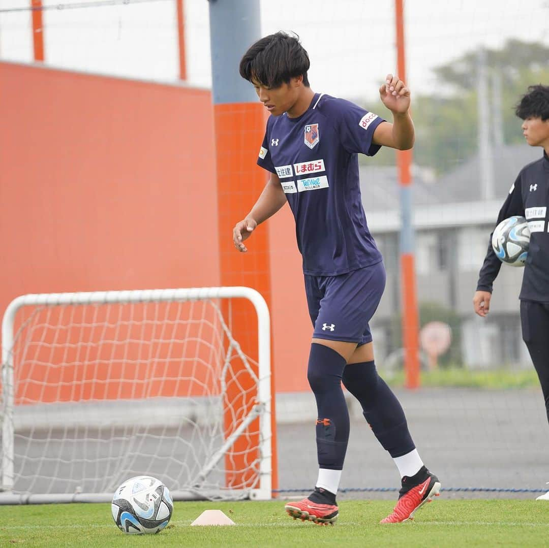 大宮アルディージャさんのインスタグラム写真 - (大宮アルディージャInstagram)「. 本日のトレーニング⚽️  #大宮アルディージャ #ardija #Jリーグ #大森理生 #室井彗佑 #岡庭愁人 #市原吏音 #クラブ公式SNSパートナーREECH」11月6日 15時29分 - omiya.ardija