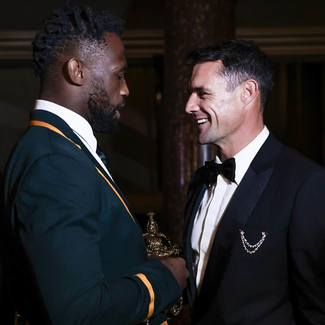 ダニエル・カーターさんのインスタグラム写真 - (ダニエル・カーターInstagram)「Now that I've returned home to New Zealand and had some time to reflect on the past few weeks, I am feeling grateful to have these moments captured to look back on. The @worldrugby Awards, in particular, were a whirlwind experience and a major milestone in my life. My time in France always brings with it so many memories, a reminder of the incredible journey that has brought me to this point. Now for family time!」11月6日 15時31分 - dancarter_