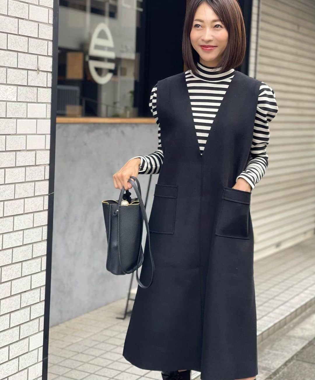 木本泉のインスタグラム：「- またまた自由が丘に出没💨  行きたかったお店へ🍚  口紅を変えたら、、、色が濃すぎて何だか違和感ありw オレンジ系というか、ベージュオレンジ色で可愛いと思ったのにな🍊 妹が使うかな？と送りました📦  口紅選びって難しい。」